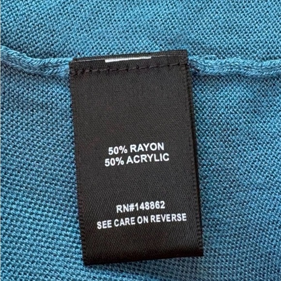 NWOT, Torrid, Tissue Weight 3/4 Sleeve Shrug Sweater, Size 4, Blue 🧶 - Picture 8 of 10